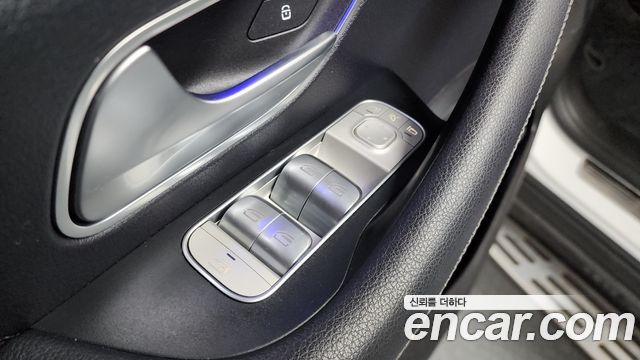 Mercedes-Benz GLE-Class 2019 — photo 29