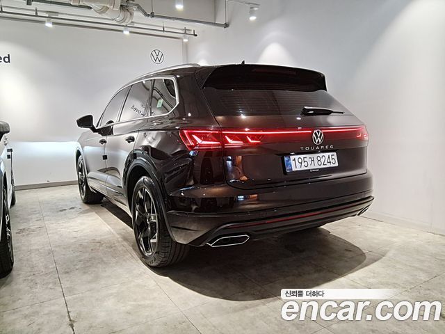 Volkswagen Touareg 2024 — photo 3