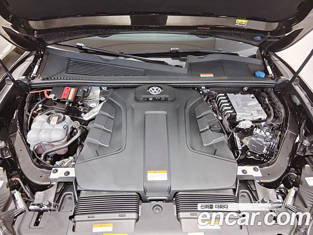 Volkswagen Touareg 2024 — photo 6