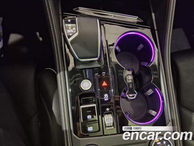 Volkswagen Touareg 2024 — photo 9