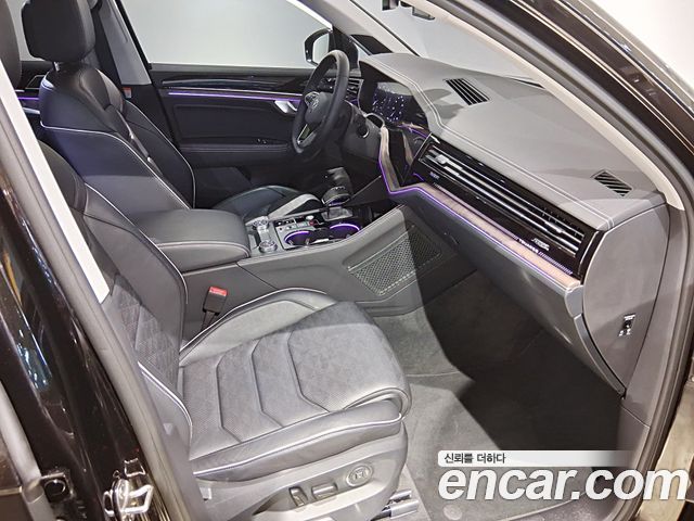 Volkswagen Touareg 2024 — photo 10