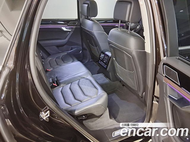 Volkswagen Touareg 2024 — photo 11
