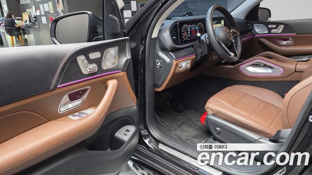 Mercedes-Benz GLE-Class 2025 — photo 13