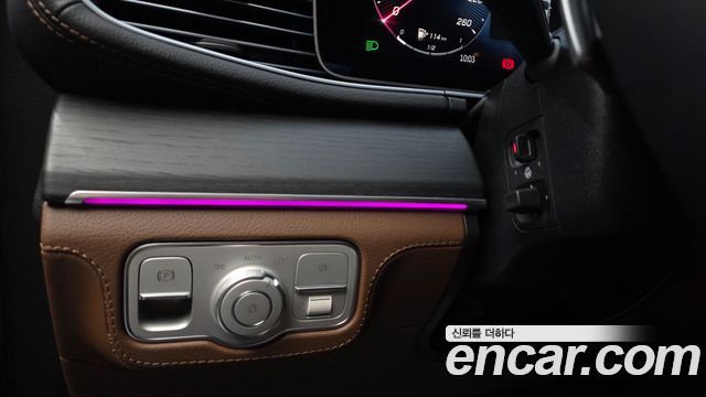 Mercedes-Benz GLE-Class 2025 — photo 26