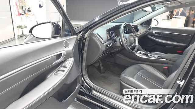 Hyundai Sonata 2022 — photo 13
