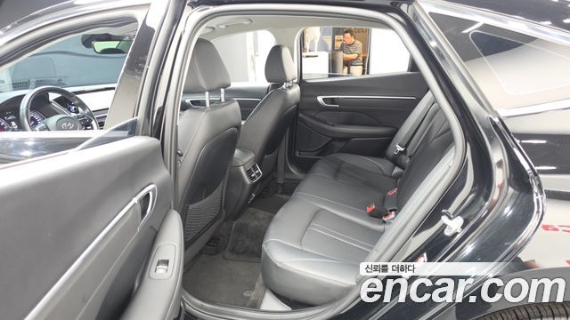 Hyundai Sonata 2022 — photo 17