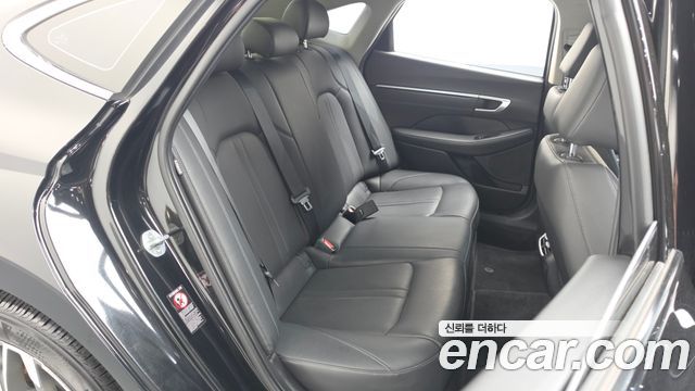Hyundai Sonata 2022 — photo 18