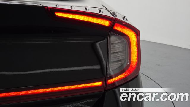 Hyundai Sonata 2022 — photo 9