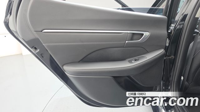 Hyundai Sonata 2022 — photo 15