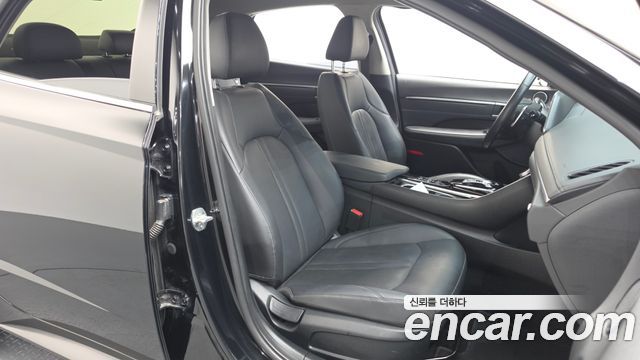 Hyundai Sonata 2022 — photo 16