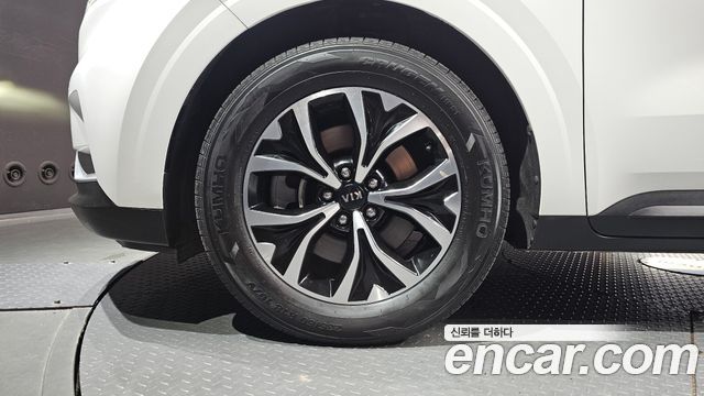 Kia Canival 2021 — photo 5