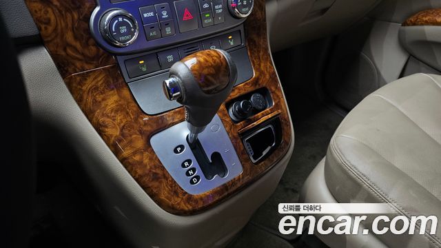 Kia Canival 2014 — photo 9