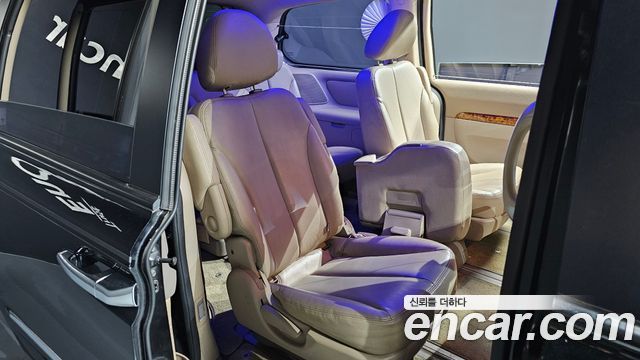 Kia Canival 2014 — photo 12