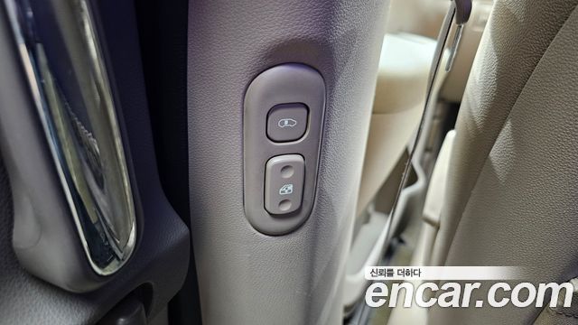 Kia Canival 2014 — photo 17