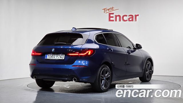 BMW 1-Series 2021 — photo 2