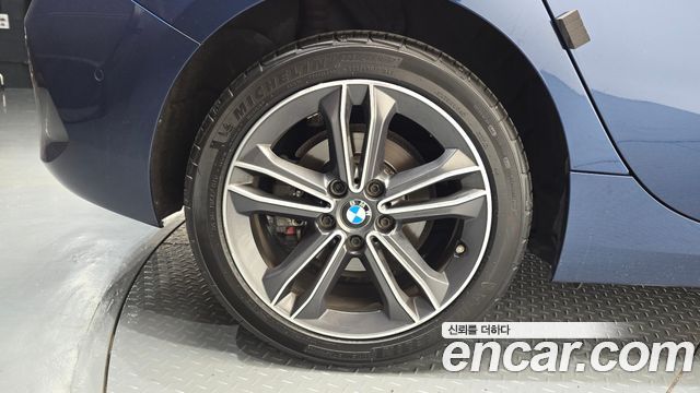 BMW 1-Series 2021 — photo 5