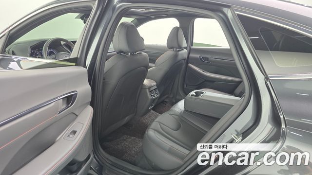 Hyundai Sonata 2021 — photo 18