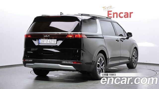 Kia Canival 2023 — photo 2