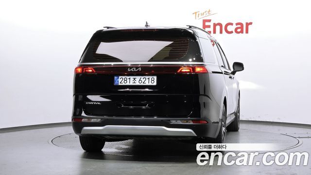Kia Canival 2023 — photo 4