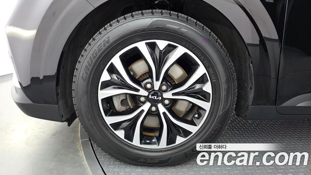 Kia Canival 2023 — photo 5