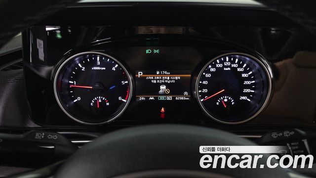 Kia Canival 2023 — photo 8