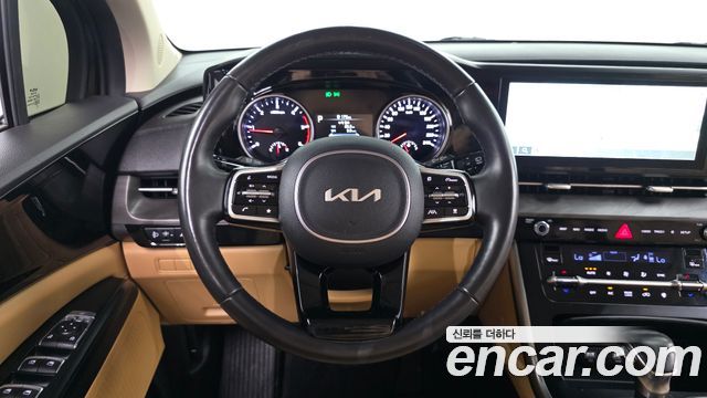 Kia Canival 2023 — photo 12