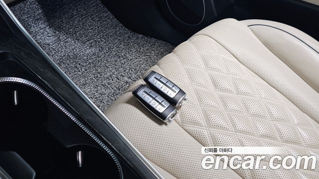 Genesis GV80 2023 — photo 22