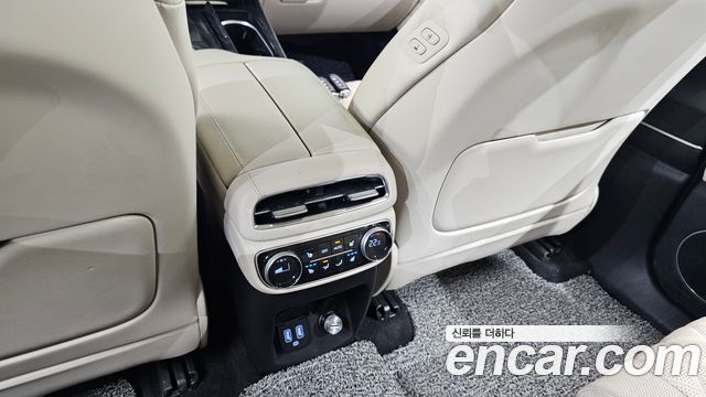 Genesis GV80 2023 — photo 31