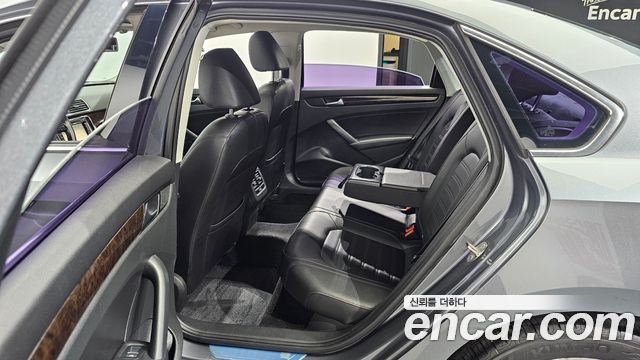Volkswagen Passat 2015 — photo 11