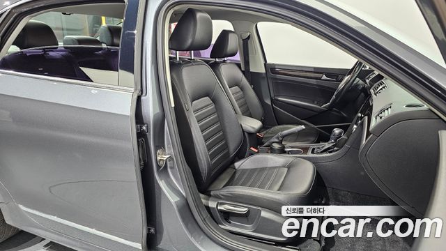 Volkswagen Passat 2015 — photo 12