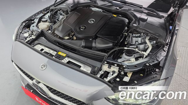 Mercedes-Benz C-Class 2022 — photo 6