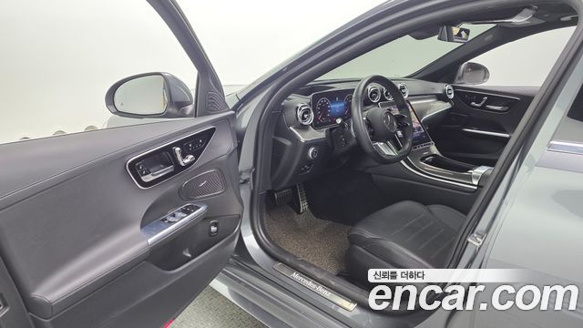 Mercedes-Benz C-Class 2022 — photo 13