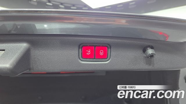 Mercedes-Benz C-Class 2022 — photo 23