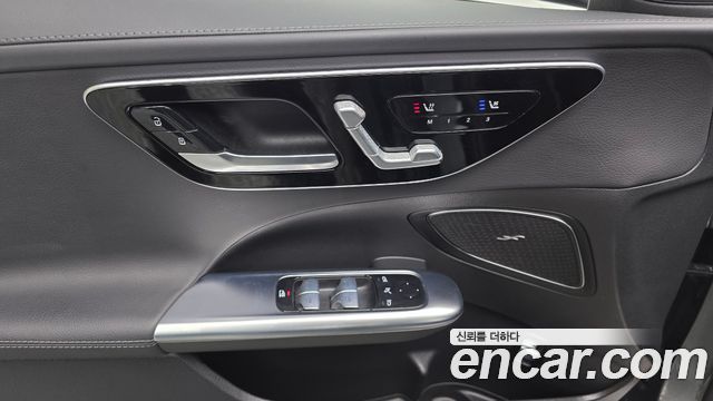 Mercedes-Benz C-Class 2022 — photo 25