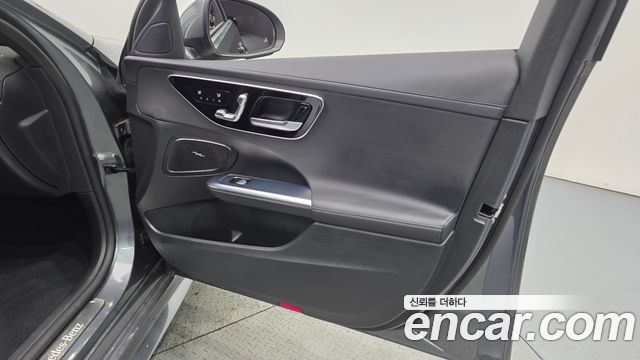 Mercedes-Benz C-Class 2022 — photo 14