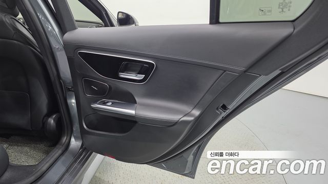 Mercedes-Benz C-Class 2022 — photo 15