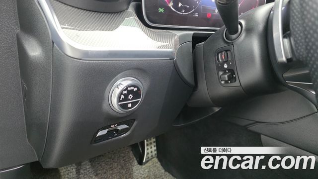 Mercedes-Benz C-Class 2022 — photo 27