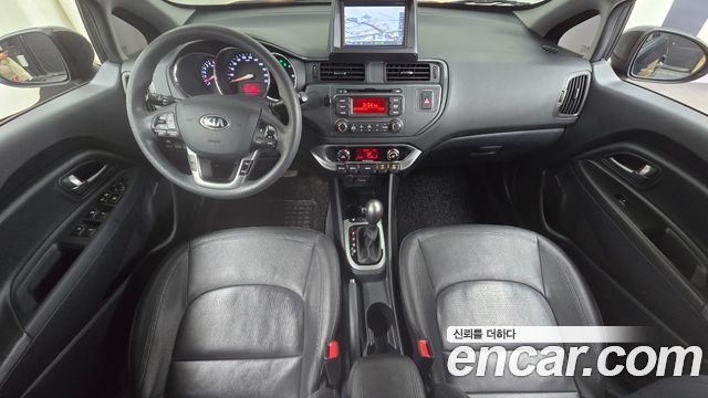 Kia pride 2013 — photo 10