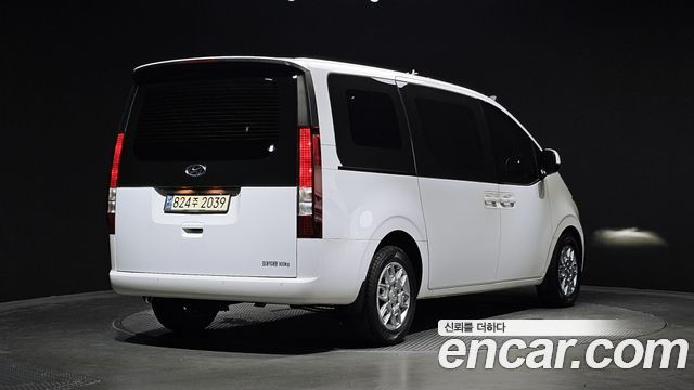 Hyundai Staria 2022 — photo 2