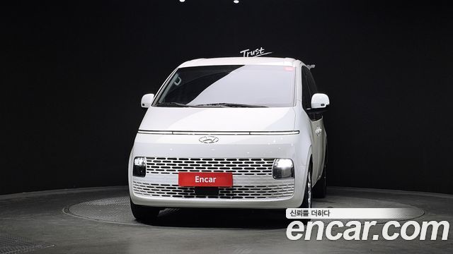 Hyundai Staria 2022 — photo 3