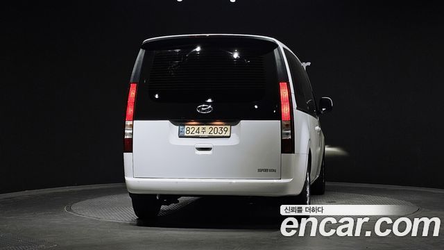 Hyundai Staria 2022 — photo 4