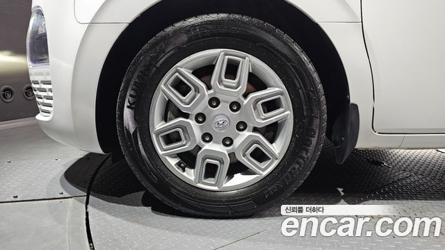 Hyundai Staria 2022 — photo 5