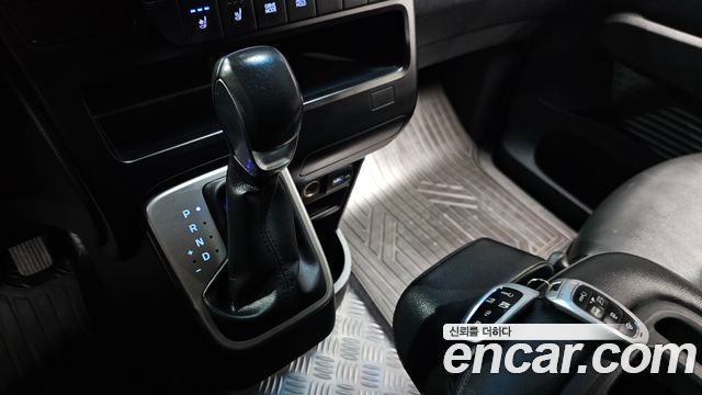 Hyundai Staria 2022 — photo 12