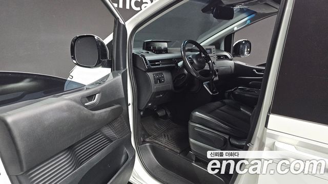 Hyundai Staria 2022 — photo 13