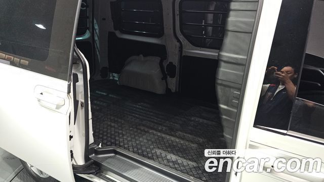 Hyundai Staria 2022 — photo 17