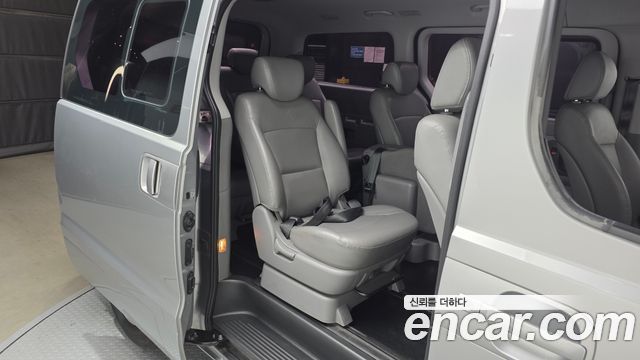 Hyundai Starex 2015 — photo 12