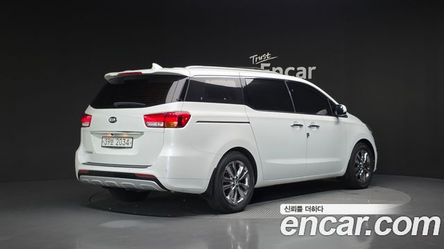 Kia Canival 2018 — photo 2