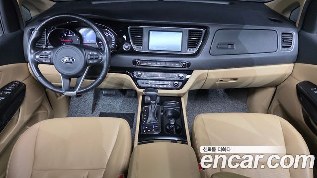 Kia Canival 2018 — photo 7