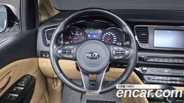 Kia Canival 2018 — photo 14
