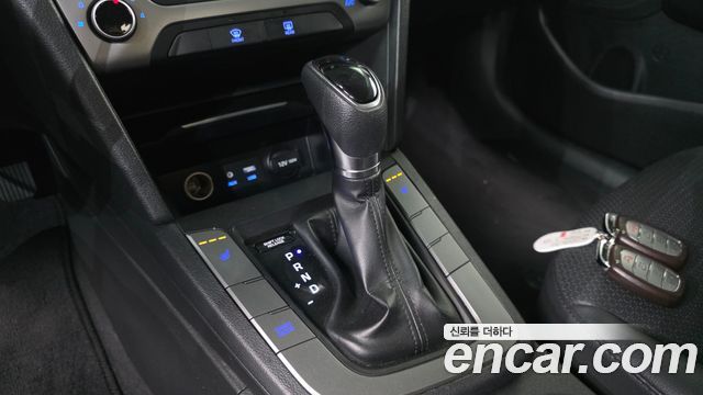 Hyundai AVANTE 2018 — photo 9
